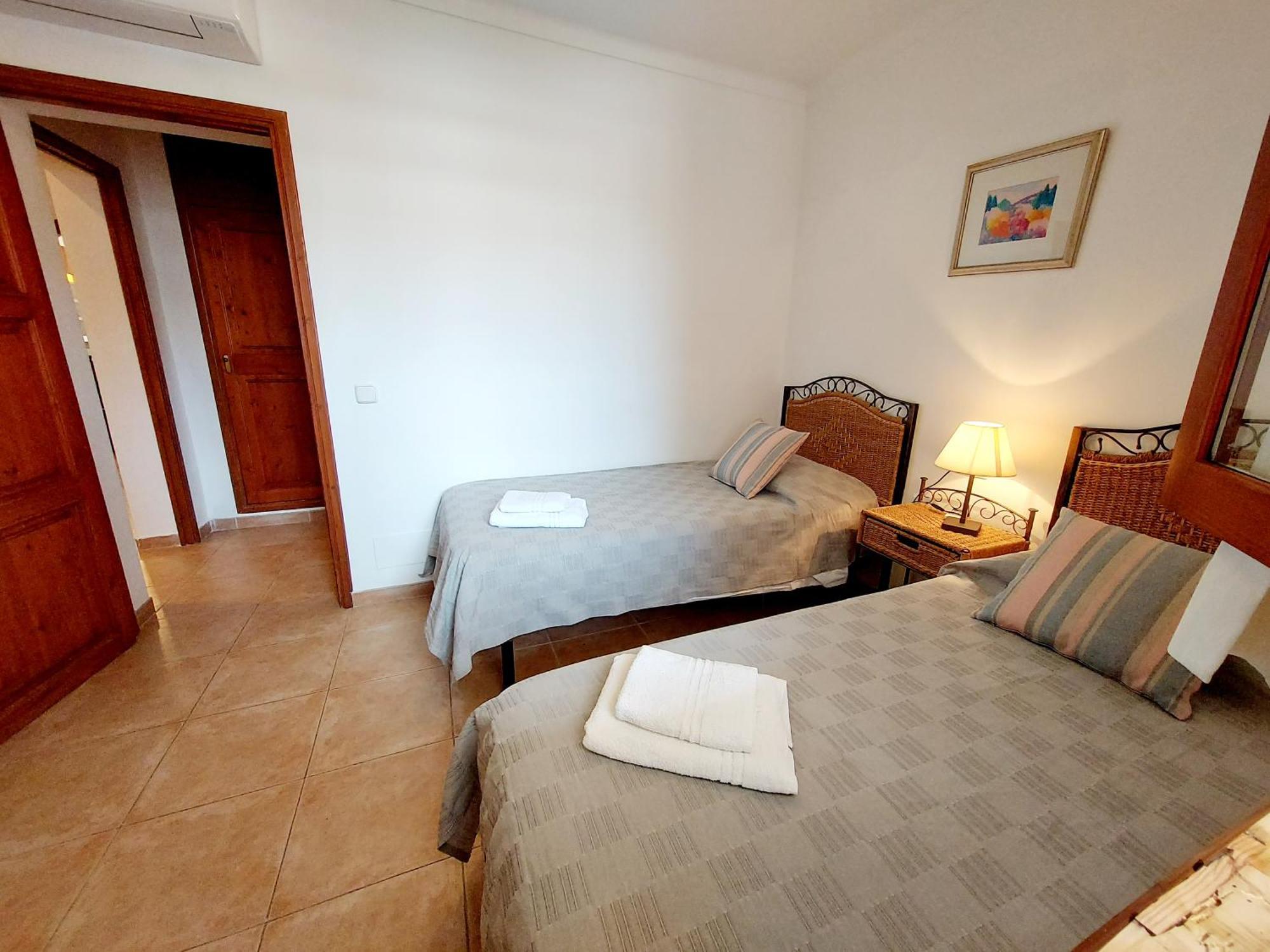 Casa Faro Spacious, Ground Floor On The Pine Walk, Covered Terrace With Sea Views. Wifi/air Con Apartment Pollença