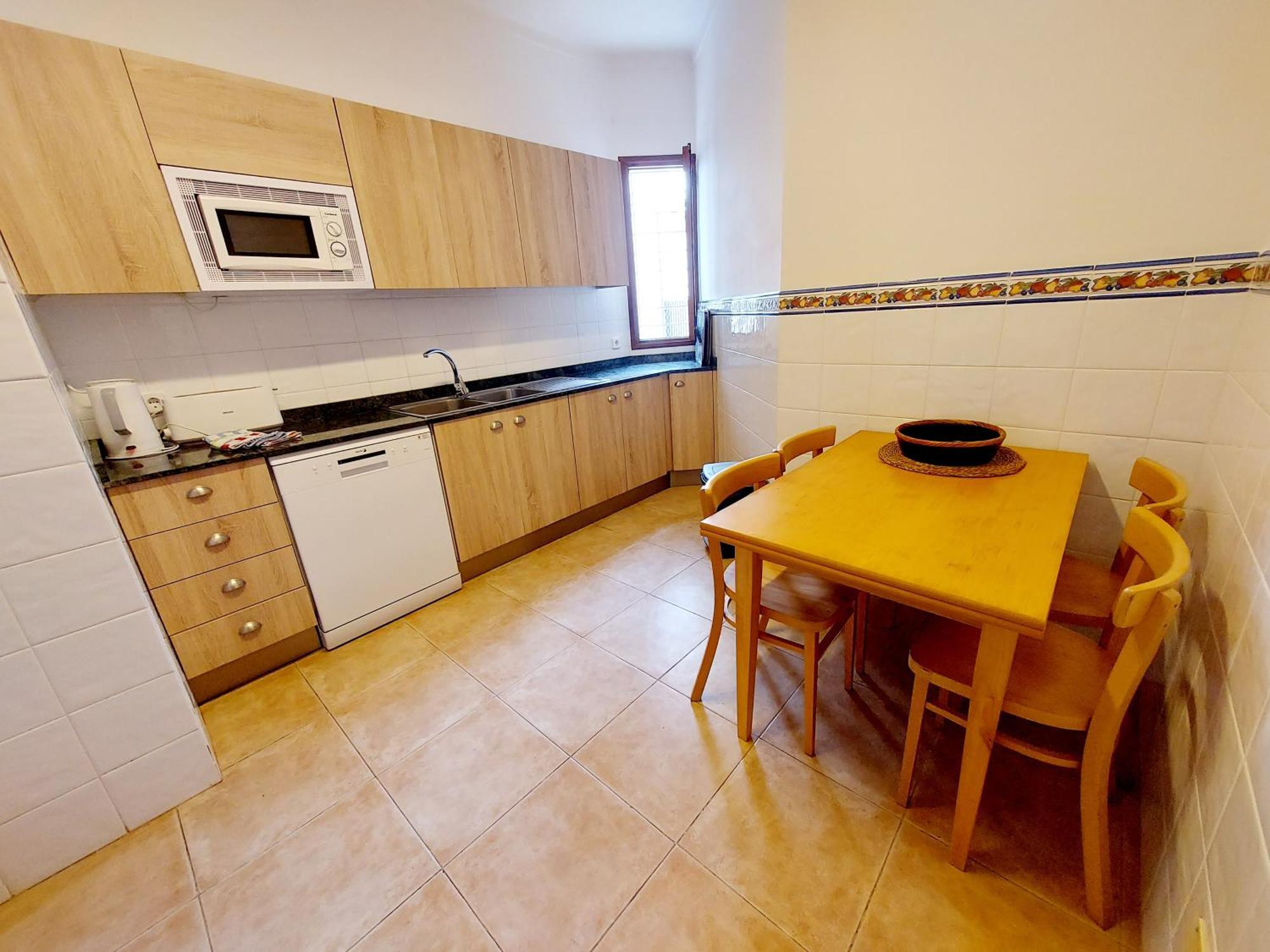 Apartment Casa Faro Spacious, Ground Floor On The Pine Walk, Covered Terrace With Sea Views. Wifi/air Con Pollença